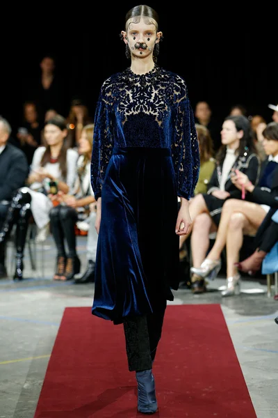 Look 5